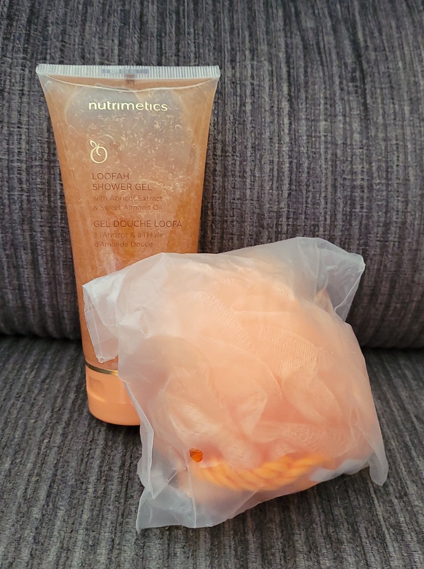 Nutrimetics Loofah Shower Gel