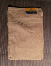 Carica l&#39;immagine nel visualizzatore di Gallery, Hand Towels &amp; Face Washers