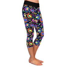 Load image into Gallery viewer, Ladies Hand-Painted Cartoon Bird Printed Capri Leggings