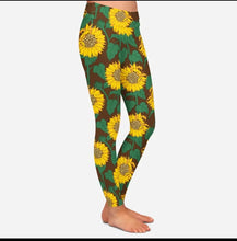 Cargar imagen en el visor de la galería, Ladies Large Sunflowers Printed Leggings