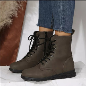 Womens Lovely Zip-Up Solid Coloured Boots