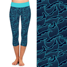 Load image into Gallery viewer, Ladies Sea Waves Digital Printed Capri Leggings
