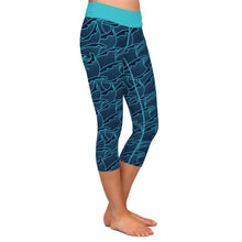 Load image into Gallery viewer, Ladies Sea Waves Digital Printed Capri Leggings