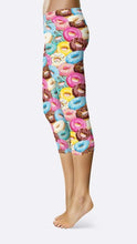 Cargar imagen en el visor de la galería, Womens Colourful Digital Donuts Capri Leggings