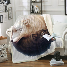Charger l&#39;image dans la galerie, Black Wolf Moon &amp; Assorted Plush Sherpa Blankets
