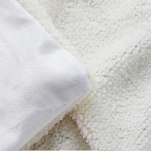 Laden Sie das Bild in den Galerie-Viewer, Gorgeous Plush Owl Hooded Sherpa Blankets