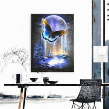 Laden Sie das Bild in den Galerie-Viewer, 5D Diamond Painting - Butterfly Moon