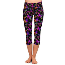 Laden Sie das Bild in den Galerie-Viewer, Ladies Colourful Butterflies Printed Capri Leggings