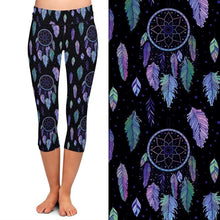Cargar imagen en el visor de la galería, Ladies Purple/Teal Dreamcatchers Printed Capri Leggings
