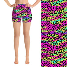 Laden Sie das Bild in den Galerie-Viewer, Womens Cute Rainbow Leopard Shorts
