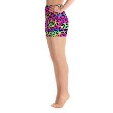 Laden Sie das Bild in den Galerie-Viewer, Womens Cute Rainbow Leopard Shorts
