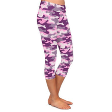 Laden Sie das Bild in den Galerie-Viewer, Ladies Pink/Purple Camouflage Digital Printed Capri Leggings