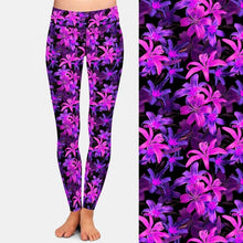 Laden Sie das Bild in den Galerie-Viewer, Ladies Beautiful Flowers - Purple Lilies Printed Leggings