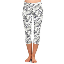 Charger l&#39;image dans la galerie, Womens Grey Camo Capri Leggings