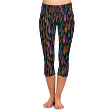 Load image into Gallery viewer, Ladies Colorful Feathers Printed Capri Leggings