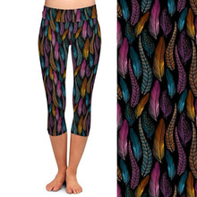 Laden Sie das Bild in den Galerie-Viewer, Ladies Colorful Feathers Printed Capri Leggings