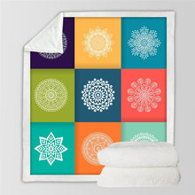 Laden Sie das Bild in den Galerie-Viewer, Bohemian Floral/Paisley/Mandala Plush Sherpa Blankets