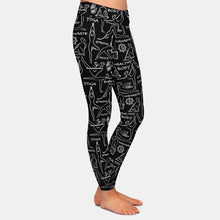 Laden Sie das Bild in den Galerie-Viewer, Ladies Black/White Yoga Printed Leggings