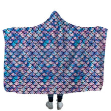 Laden Sie das Bild in den Galerie-Viewer, Mermaid Scale 3D Printed Sherpa Fleece Blanket
