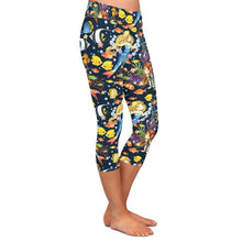 Laden Sie das Bild in den Galerie-Viewer, Ladies Mermaid &amp; Undersea World Printed Capri Leggings