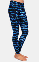 Cargar imagen en el visor de la galería, Ladies Gorgeous Waves Printed Leggings