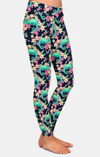 Laden Sie das Bild in den Galerie-Viewer, Ladies Fashion Green Chameleon &amp; Butterflies Printed Leggings