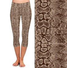 Carica l&#39;immagine nel visualizzatore di Gallery, Ladies 3D Snake Skin Printed Capri Leggings