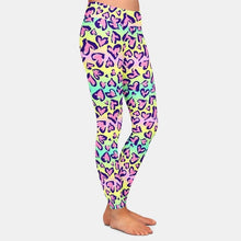 Laden Sie das Bild in den Galerie-Viewer, Ladies Colourful Pastel Leopard Hearts Printed Leggings