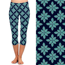 Charger l&#39;image dans la galerie, Ladies Blue Floral Diamond Printed Capri Leggings