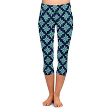 Charger l&#39;image dans la galerie, Ladies Blue Floral Diamond Printed Capri Leggings