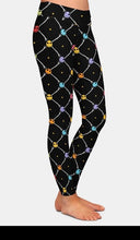 Carica l&#39;immagine nel visualizzatore di Gallery, Ladies 3D Colourful Heads and Boney Hands Printed Leggings