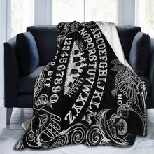 Laden Sie das Bild in den Galerie-Viewer, Lovely Ouija Board Black/White Ultra-Soft Fleece Throw Blanket