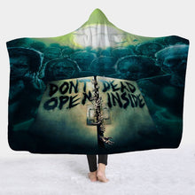 Carica l&#39;immagine nel visualizzatore di Gallery, AMAZING Horror Featured Fleece Wearable Hooded Blankets