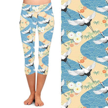 Charger l&#39;image dans la galerie, Ladies 3D Egrets Printed Capri Leggings