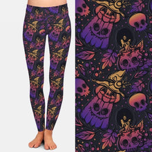 Cargar imagen en el visor de la galería, Ladies Assorted Spooky Halloween Printed Leggings
