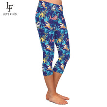 Laden Sie das Bild in den Galerie-Viewer, Ladies Coloured Shark Printed Capri Leggings