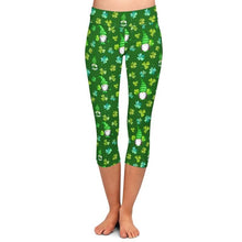 Laden Sie das Bild in den Galerie-Viewer, Ladies Gnomes Printed Capri Leggings