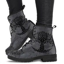 Laden Sie das Bild in den Galerie-Viewer, Ladies Beautiful Wolf &amp; Tree Fashion Printed Boots