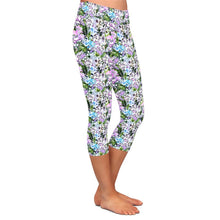 Load image into Gallery viewer, Ladies Assorted Floral Printed Capri Leggings
