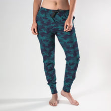 Laden Sie das Bild in den Galerie-Viewer, Ladies New Style Streetwear Joggers - 3D Camouflage Prints With Pockets