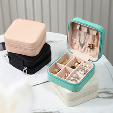 Laden Sie das Bild in den Galerie-Viewer, Cute Mini Portable Travel Leather Jewellery Box/Organizer