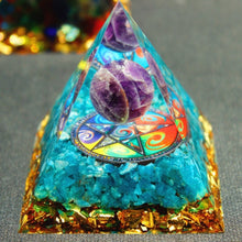 Cargar imagen en el visor de la galería, Gorgeous Natural Orgonite Pyramid Crystals
