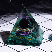 Carica l&#39;immagine nel visualizzatore di Gallery, Gorgeous Natural Orgonite Pyramid Crystals