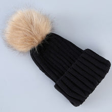 Charger l&#39;image dans la galerie, Cute Winter Knitted Hat With Fluffy Fur Pompom